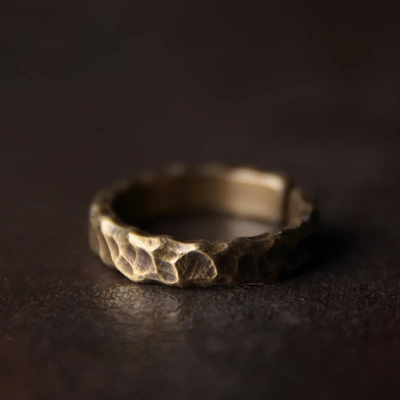 Tibetan Hand beaten Solid Copper Ring Hammmered Vintage Process Balck Smithed Size Adjustable Retro Punk Street for Men Women
Tibetan Hand beaten Solid Copper Ring Hammmered Vintage Process Balck Smithed Size Adjustable Retro Punk Street for Men Women