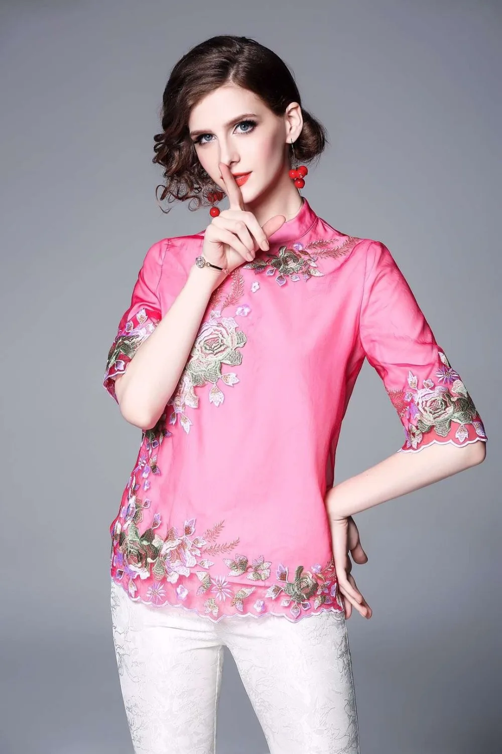Free shipping Summer big size Chinese style flower embroidered cheongsam style blouses /shirts outerwear for women
Free shipping Summer big size Chinese style flower embroidered cheongsam style blouses /shirts outerwear for women