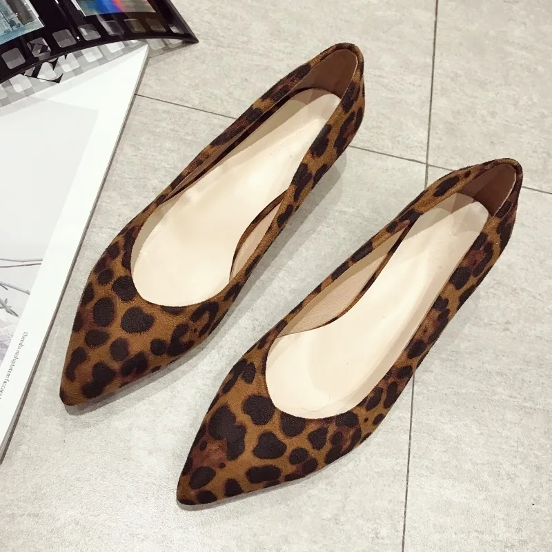2019 Brand Women's Shoes Spring Pumps Fashion Women Casual 4cm High Heel Single Shoes Office Lady Females Footwear Lager Size 40
2019 Brand Women's Shoes Spring Pumps Fashion Women Casual 4cm High Heel Single Shoes Office Lady Females Footwear Lager Size 40