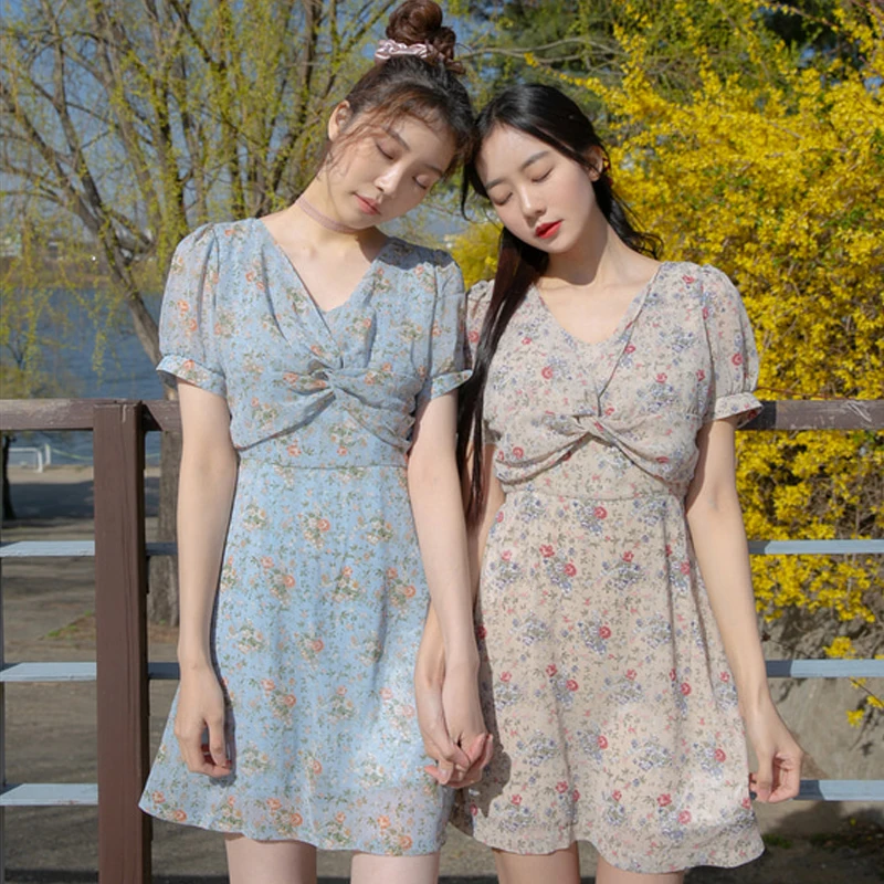 Women Summer Mini Chiffon Floral Dress Short Sleeve A-line V-neck Vestidos Sweet Plus Size Robe Femme casual Sukienki jurken
Women Summer Mini Chiffon Floral Dress Short Sleeve A-line V-neck Vestidos Sweet Plus Size Robe Femme casual Sukienki jurken