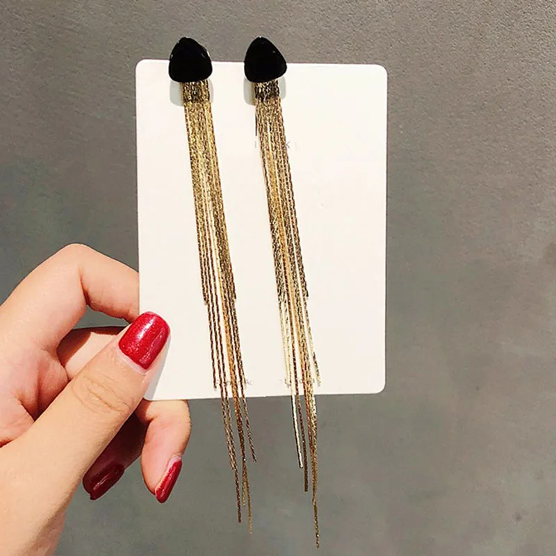 Long face appearance thin earrings personality ear nail temperament net red Tassel ear ornaments
Long face appearance thin earrings personality ear nail temperament net red Tassel ear ornaments