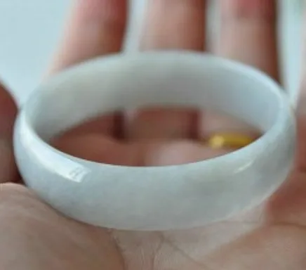 Fine jade bracelet natural burma jade bracelet Small bracelet 50 - 54 mm perfect
Fine jade bracelet natural burma jade bracelet Small bracelet 50 - 54 mm perfect