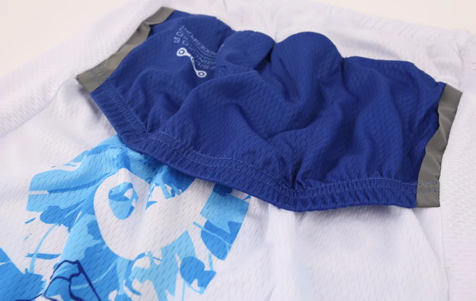 two-reflective-stripe-on-side-of-pocket