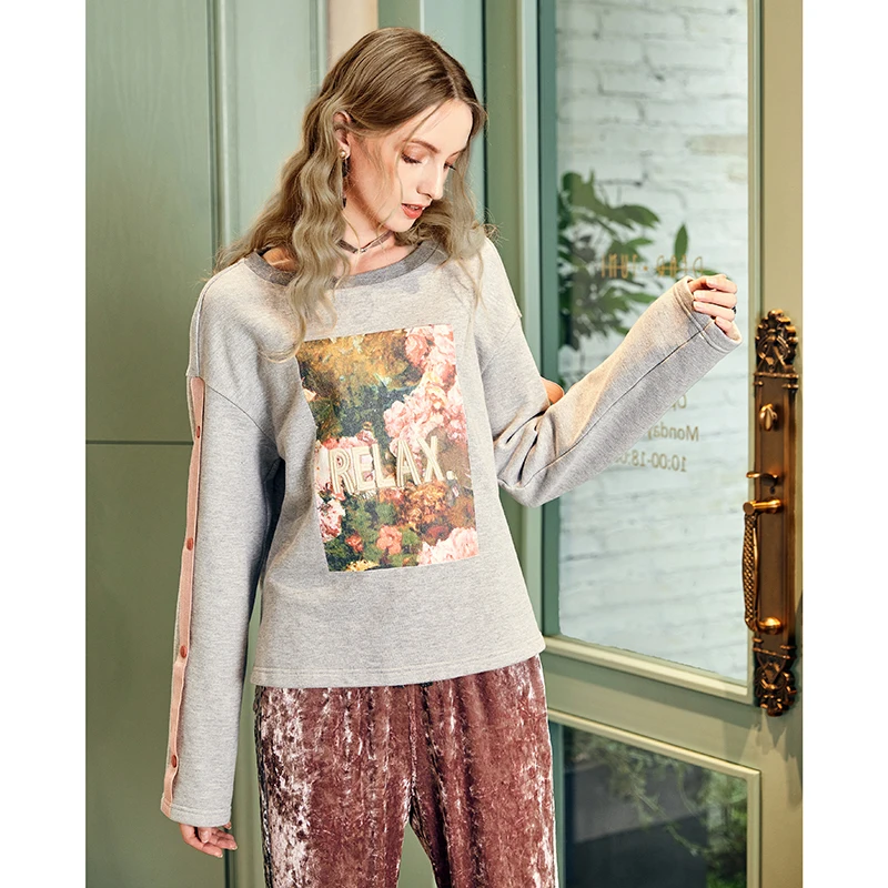 ARTKA 2018 New Women Winter Print Off Shoulder Sweatshirt Round Neck Comfortable Long-sleeved Hoodies VA10582Q
ARTKA 2018 New Women Winter Print Off Shoulder Sweatshirt Round Neck Comfortable Long-sleeved Hoodies VA10582Q