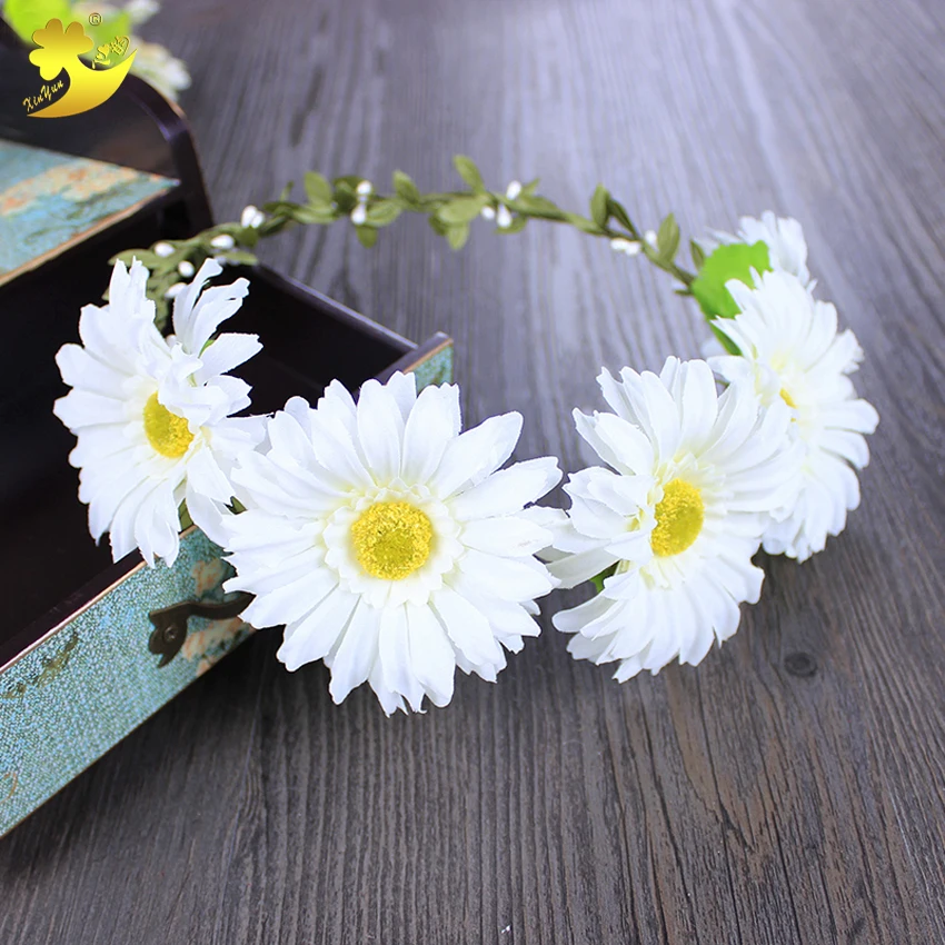 Xinyun Daisy Floral Wreath Headband Fashion White Flower Bride Hair Accessories Artificial Flowers Crowns Headdress Headband
Xinyun Daisy Floral Wreath Headband Fashion White Flower Bride Hair Accessories Artificial Flowers Crowns Headdress Headband