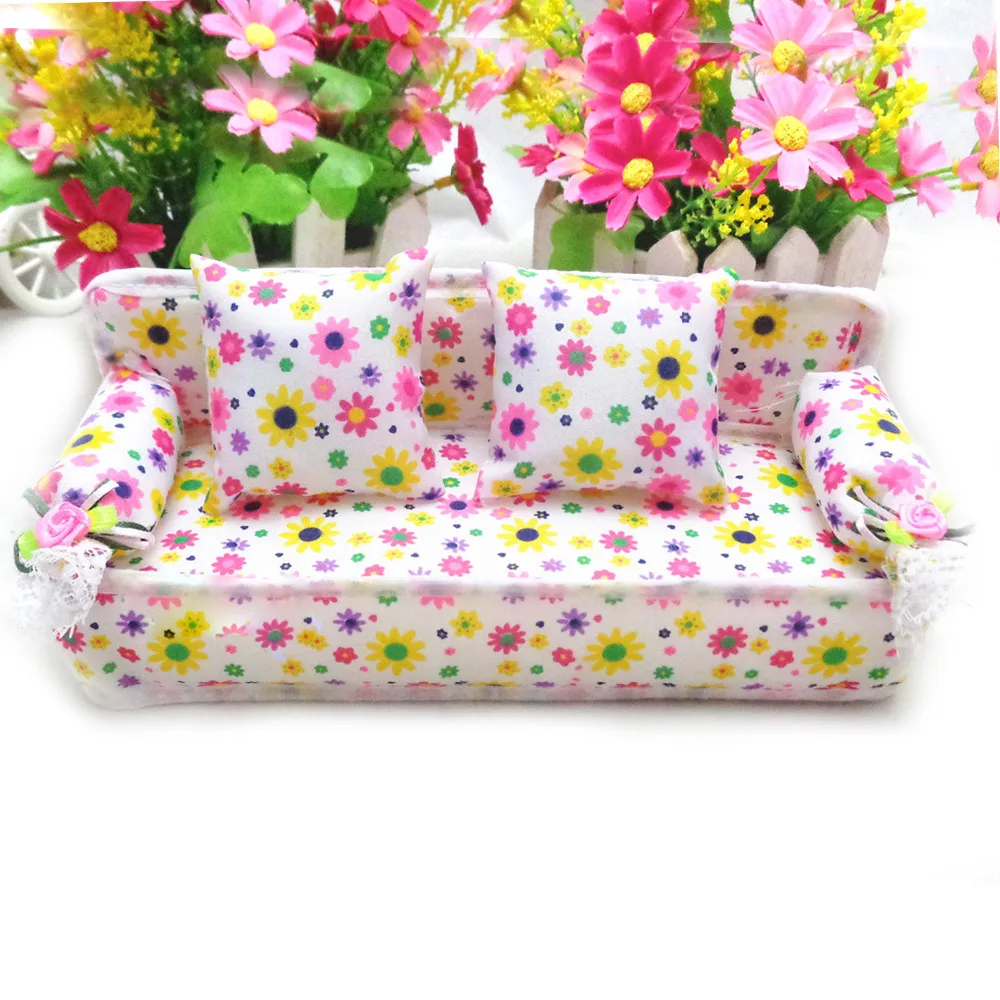 Kawaii Cute Mini Miniature Furniture Flower Sofa Print Couch with 2 Cushions House Accessories for Barbie Doll Toy Child Gifts
Kawaii Cute Mini Miniature Furniture Flower Sofa Print Couch with 2 Cushions House Accessories for Barbie Doll Toy Child Gifts