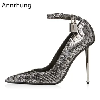 New Arrival Serpentine Patent Leather Pumps Metal Stiletto High Heels Sexy Pointed Toe Thin Heels Lock Decor Catwalk Shoes Woman
New Arrival Serpentine Patent Leather Pumps Metal Stiletto High Heels Sexy Pointed Toe Thin Heels Lock Decor Catwalk Shoes Woman