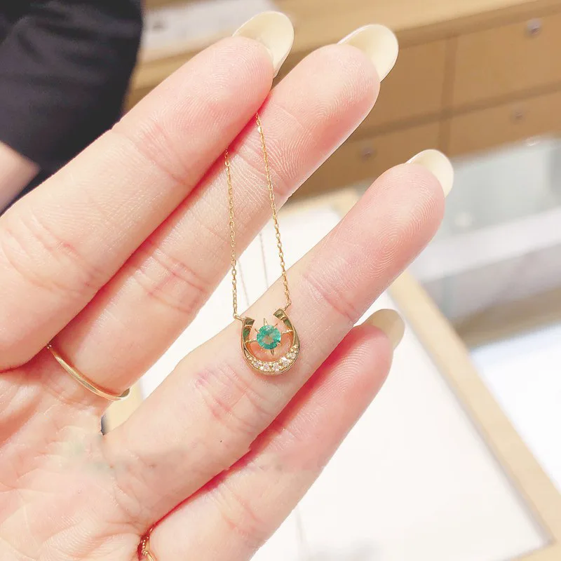 Japanese Light Luxury Necklace 925 Silver 18K Gold Emerald Horseshoe U Shape Recommend Women 2019
Japanese Light Luxury Necklace 925 Silver 18K Gold Emerald Horseshoe U Shape Recommend Women 2019