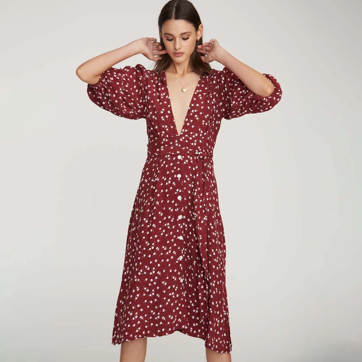 Berry Floral Print Midi Dress Women 2019 Summer Half Sleeve V neck Button Casual Dresses Chic Party Club Womenwear Eleagnt Dress
Berry Floral Print Midi Dress Women 2019 Summer Half Sleeve V neck Button Casual Dresses Chic Party Club Womenwear Eleagnt Dress