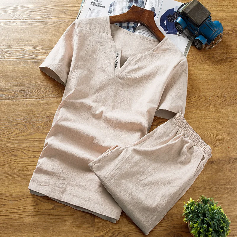 Men's casual sports suit in summer 2019, short-sleeved shorts, one suit, large size cotton and hemp men's clothes.
Men's casual sports suit in summer 2019, short-sleeved shorts, one suit, large size cotton and hemp men's clothes.