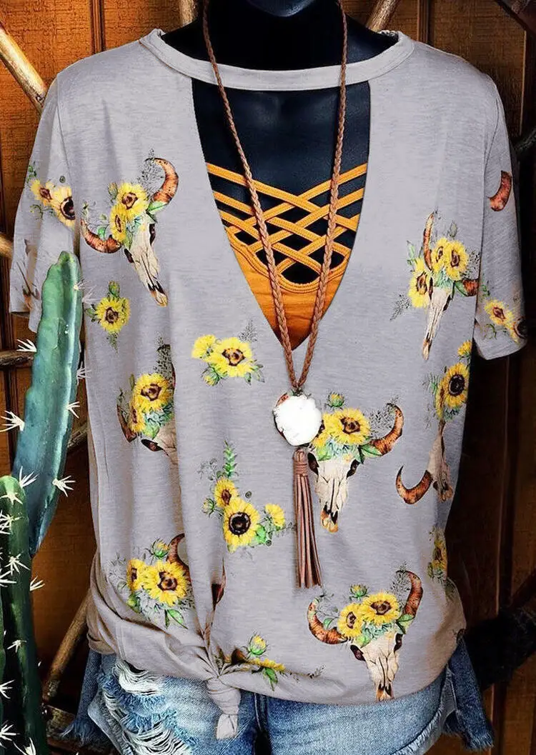 Women Sunflower Steer Skull Cut Out Harahjuku tshirt Summer Girl Vintage Hollow Out Tee Big Size Tumblr Trendy Clothes
Women Sunflower Steer Skull Cut Out Harahjuku tshirt Summer Girl Vintage Hollow Out Tee Big Size Tumblr Trendy Clothes