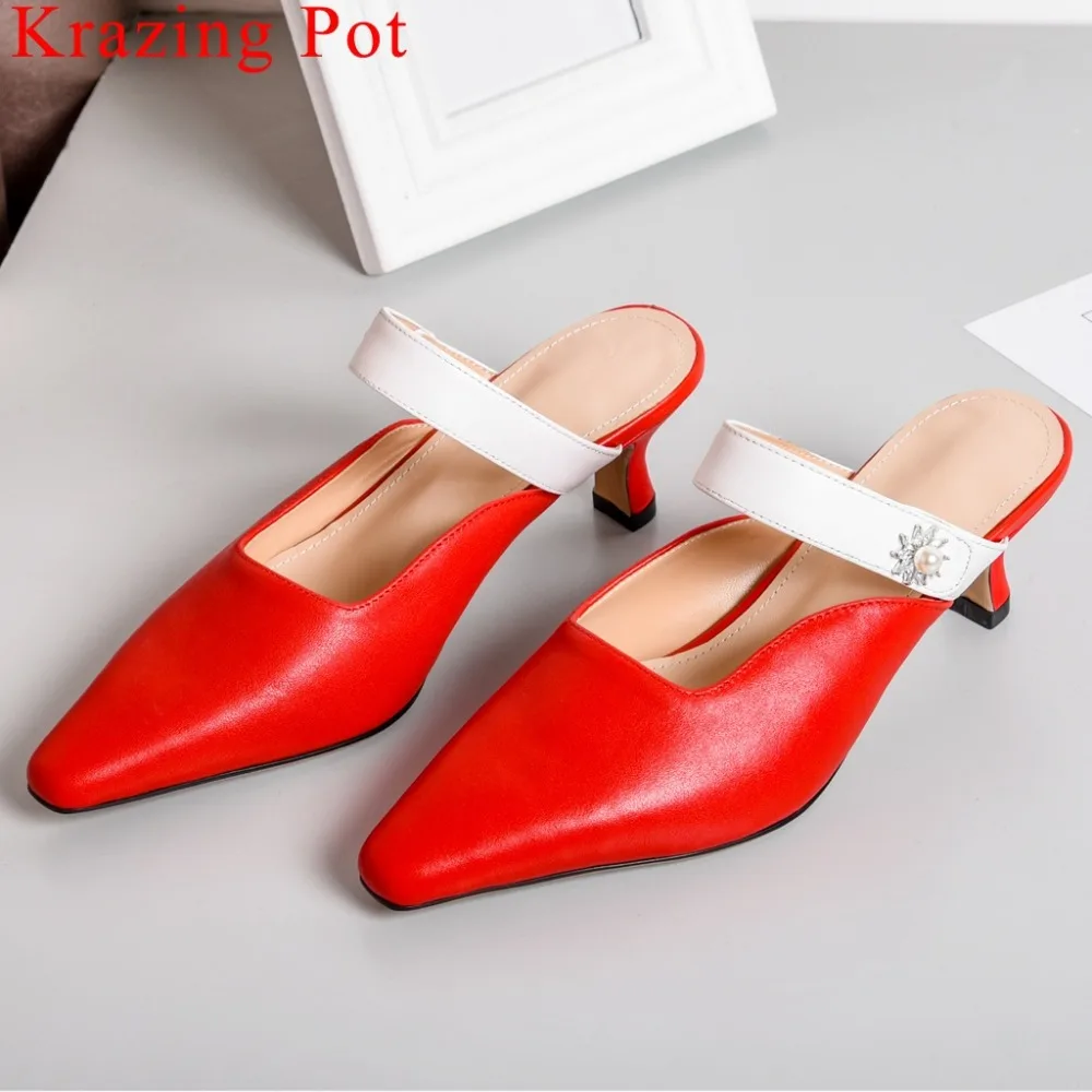 Krazing Pot genuine leather elegant runway mixed colors med heels slip on mules pearl crystals decoration square toe sandals L10
Krazing Pot genuine leather elegant runway mixed colors med heels slip on mules pearl crystals decoration square toe sandals L10