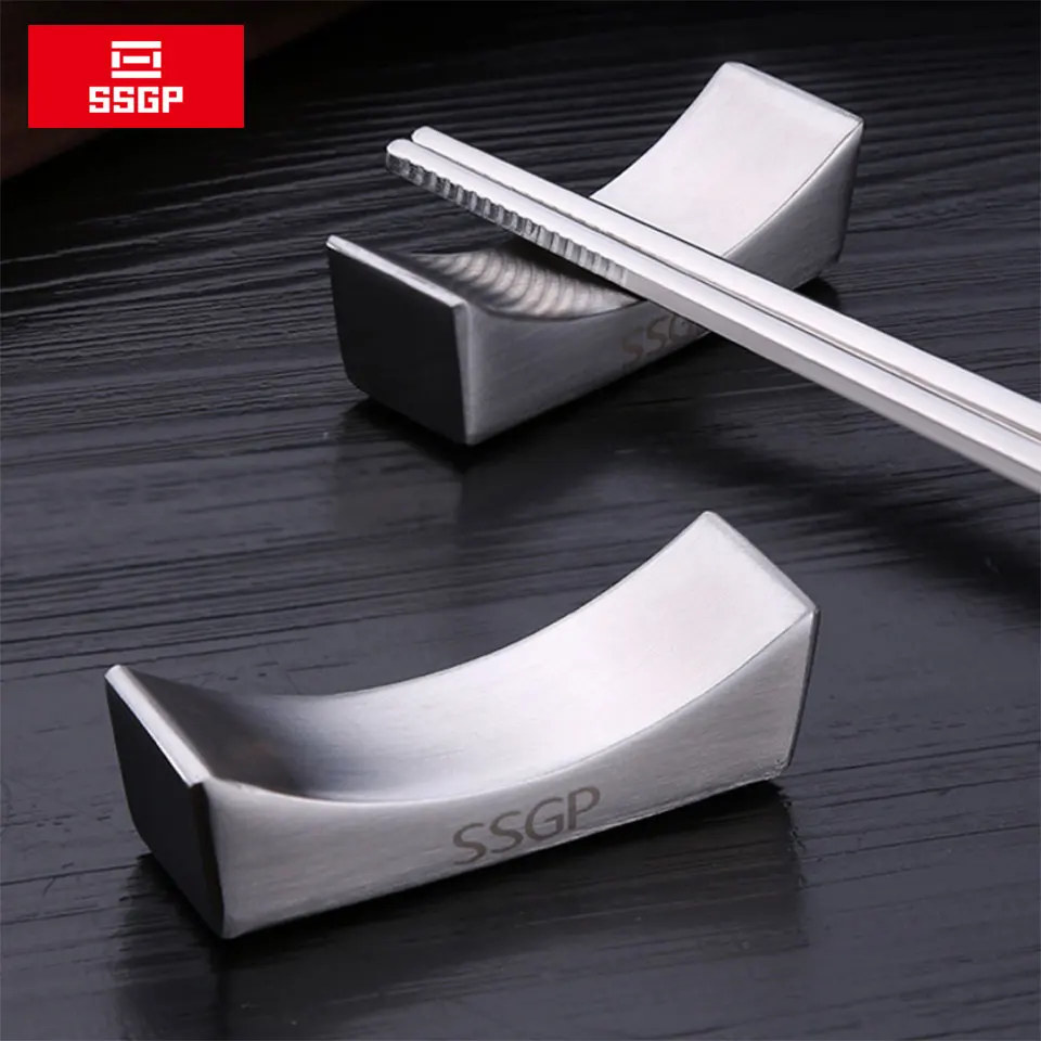 Chinese Chopsticks Holder 304 Stainless Steel Japanese Korea Food Sticks Rest Stand Metal Reusable Knife Spoon Kitchen Tableware 
Chinese Chopsticks Holder 304 Stainless Steel Japanese Korea Food Sticks Rest Stand Metal Reusable Knife Spoon Kitchen Tableware