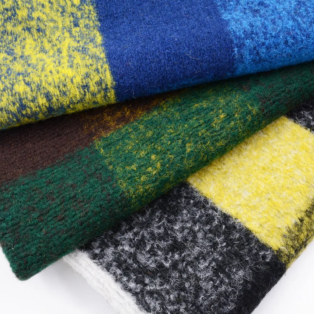 Autumn and winter plaid jacquard wool fabrics knitted cloth Women's clothing materials factory direct sale
Autumn and winter plaid jacquard wool fabrics knitted cloth Women's clothing materials factory direct sale