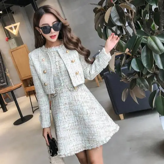 2018 New Autumn Runway Tweed 2 Piece Set Dress Designer Winter Women White Short Jacket Coat + Mini Tank Tassel Wool Blend RQ511
2018 New Autumn Runway Tweed 2 Piece Set Dress Designer Winter Women White Short Jacket Coat + Mini Tank Tassel Wool Blend RQ511