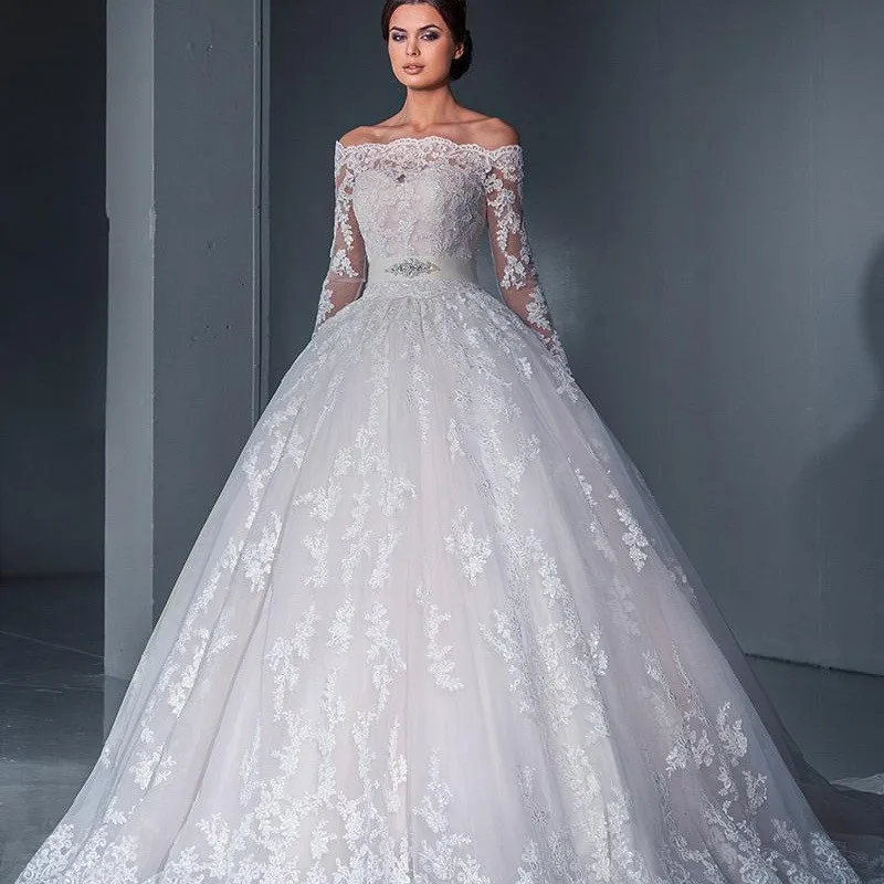 Wedding dress new European and American bride married a word shoulder long sleeve lace drag tail show thin big code
Wedding dress new European and American bride married a word shoulder long sleeve lace drag tail show thin big code