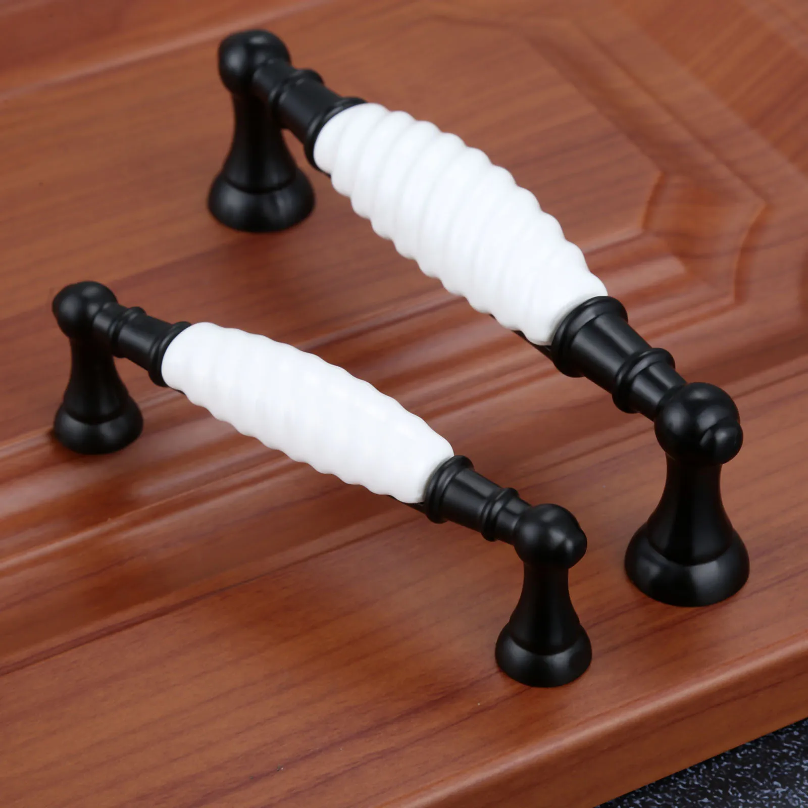 Ceramic Cabinet Handles Zinc Alloy European Black White Cabinet Pulls Drawer Knobs Wardrobe Door Handle Furniture Handle
Ceramic Cabinet Handles Zinc Alloy European Black White Cabinet Pulls Drawer Knobs Wardrobe Door Handle Furniture Handle