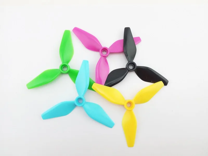 12PCS / 6 pairs 3530 propellers 3 inch 3 blade propeller (CW/CCW) for DIY mini race drones 1306 motor QAV-R quadcopter
12PCS / 6 pairs 3530 propellers 3 inch 3 blade propeller (CW/CCW) for DIY mini race drones 1306 motor QAV-R quadcopter