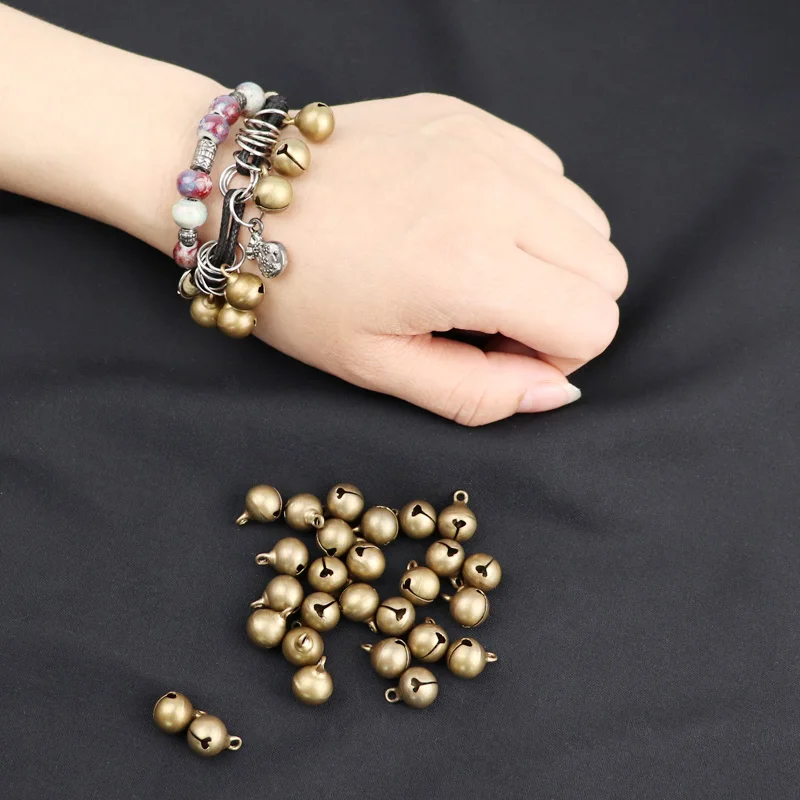 Brass Christmas Bells 50PCS Loose Beads Small Jingle Bell for Christmas tree Ornaments Bracelet Keychain Home Party Child toys
Brass Christmas Bells 50PCS Loose Beads Small Jingle Bell for Christmas tree Ornaments Bracelet Keychain Home Party Child toys