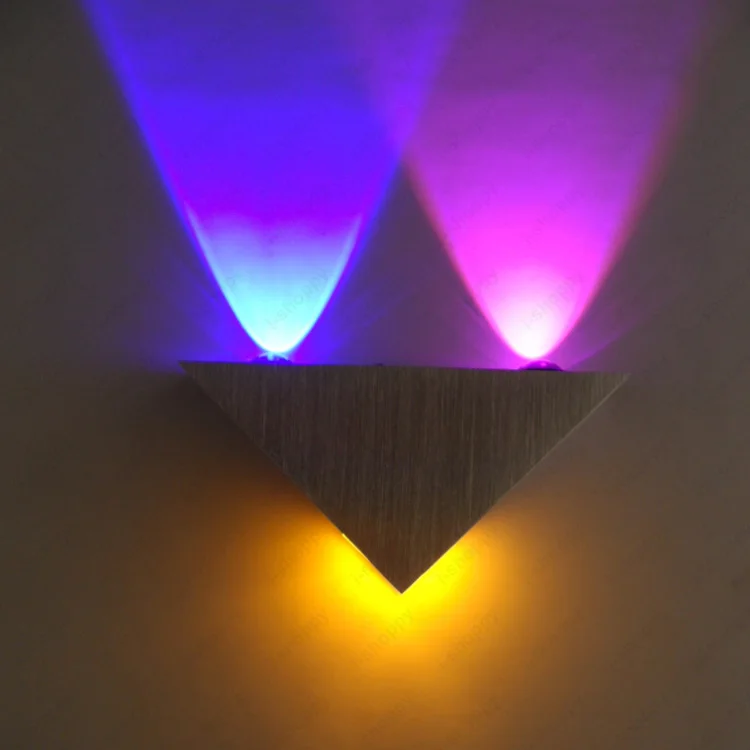 Dimmable/Not 3W LED Wall Sconce Lamp Up/Down Lighting FixtureTriangle Light Silver Shell Living Room Exhibition Hall Shop
Dimmable/Not 3W LED Wall Sconce Lamp Up/Down Lighting FixtureTriangle Light Silver Shell Living Room Exhibition Hall Shop