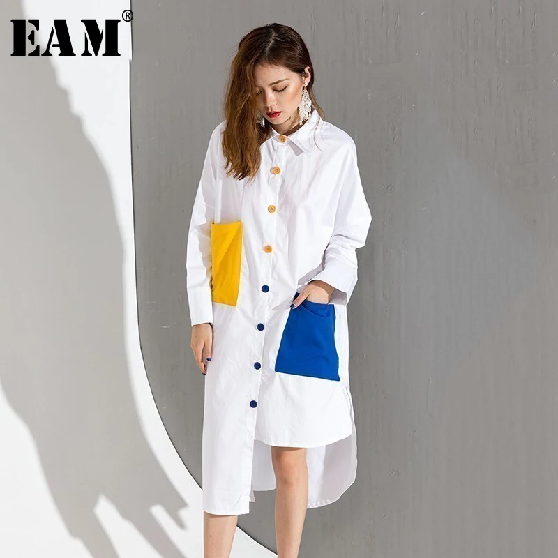 

[EAM] 2019 Spring Fashion New Hit Color Double Colorful Pockets Wihte Loose Large Size Long-Shirt Women Tide T046