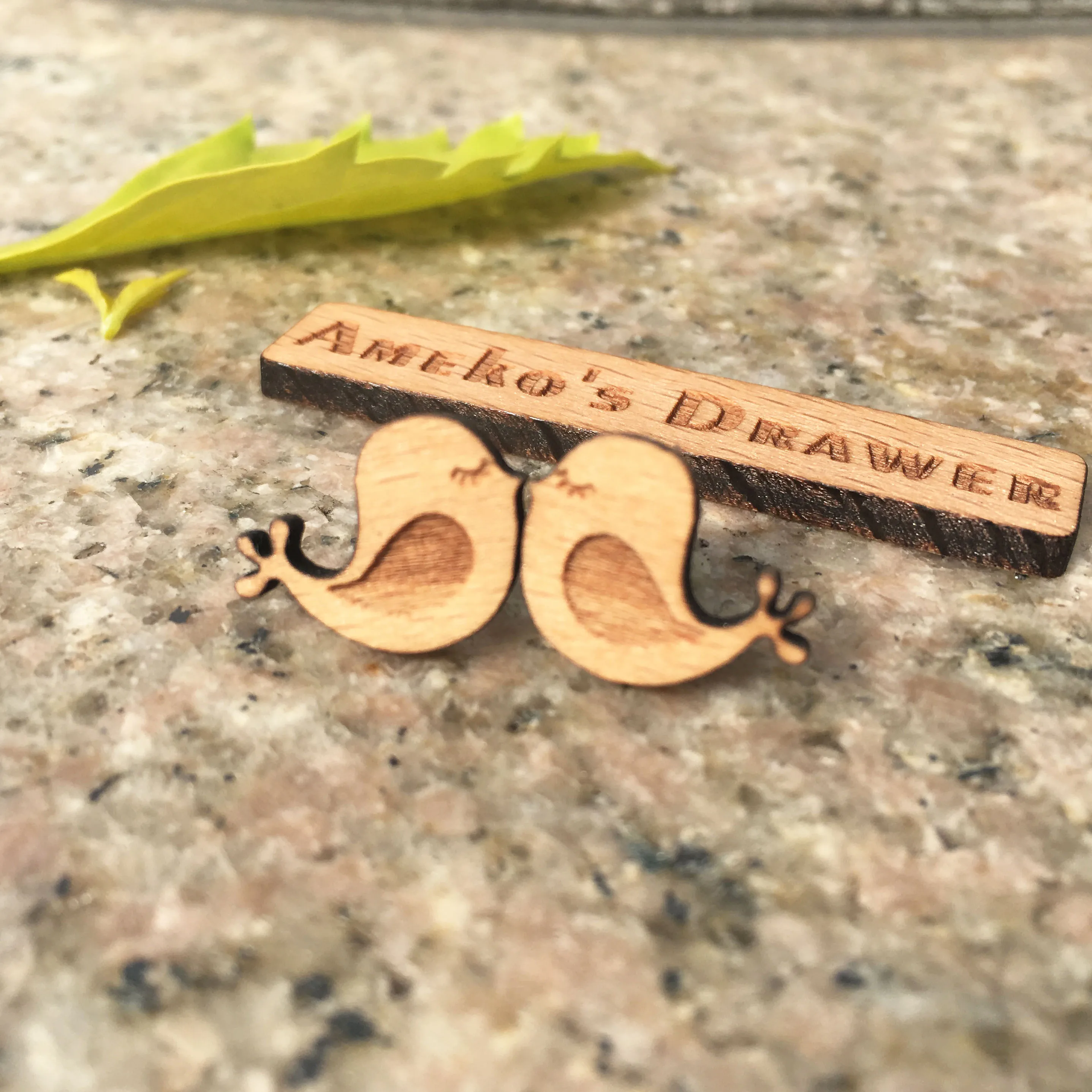 Wooden bird shape earring laser cutting lovely bird stud animal earring handmade earrings x 10 pairs
Wooden bird shape earring laser cutting lovely bird stud animal earring handmade earrings x 10 pairs