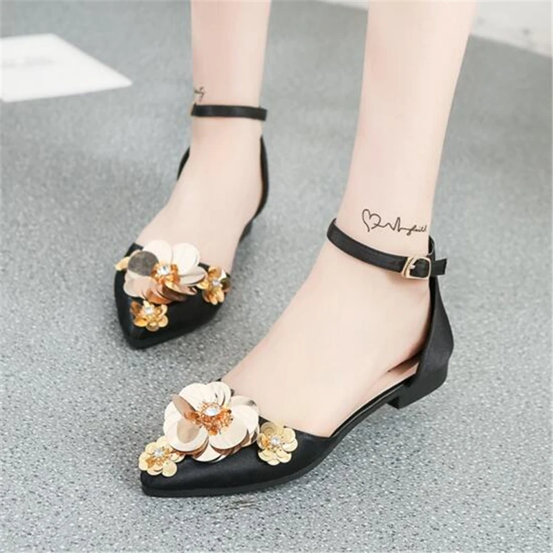 2019 summer new pointed single shoes female summer flat bottom buckle with fashion flowers sequins versatile flat with women's s
2019 summer new pointed single shoes female summer flat bottom buckle with fashion flowers sequins versatile flat with women's s