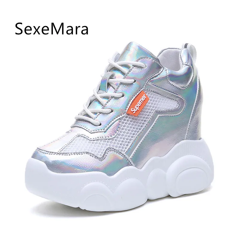 2019 new high-heeled shoes fashion bear sole mesh casual wedge shoes increased 10CM platform shoes silver 35-39
2019 new high-heeled shoes fashion bear sole mesh casual wedge shoes increased 10CM platform shoes silver 35-39