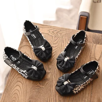 2020 Spring Autumn Fashion Kids Shoes Girls Leather Flats With Leopard Prints Bow-knot With Rhinestone Children's Sneakers 21-30
2020 Spring Autumn Fashion Kids Shoes Girls Leather Flats With Leopard Prints Bow-knot With Rhinestone Children's Sneakers 21-30