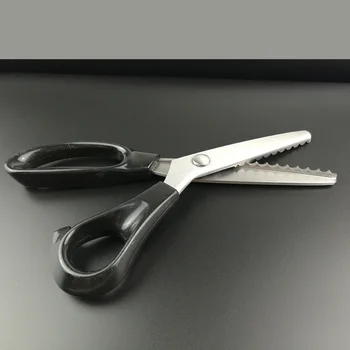 Retail Tailor Scissors Dressmaker Professional Stainless Steel Round Fabric Decorative Edge Pinking Dressmaking Shears Scissors
Retail Tailor Scissors Dressmaker Professional Stainless Steel Round Fabric Decorative Edge Pinking Dressmaking Shears Scissors