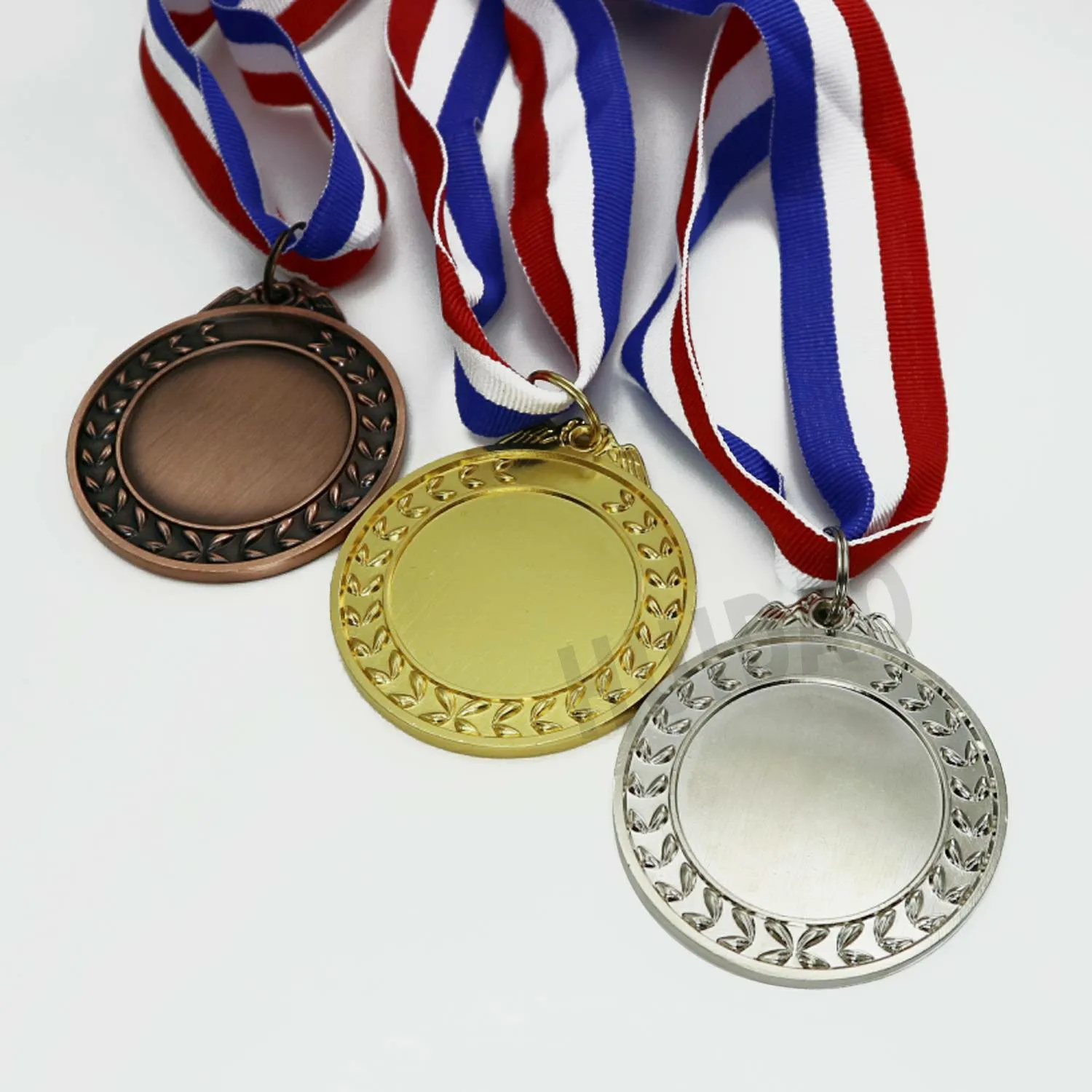 1 Set Blank Medals Leaf Border Design 1Set Contain 1pcs Gold and 1pcs Silver , 1pcs Copper Color Medals Size 60MM
1 Set Blank Medals Leaf Border Design 1Set Contain 1pcs Gold and 1pcs Silver , 1pcs Copper Color Medals Size 60MM