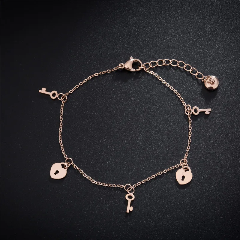 New Style Titanium Steel Fashion Key & Lock Charm Bracelet Classic Rose Gold Wedding Bracelets Jewelry For Women Pulsera B18150
New Style Titanium Steel Fashion Key & Lock Charm Bracelet Classic Rose Gold Wedding Bracelets Jewelry For Women Pulsera B18150