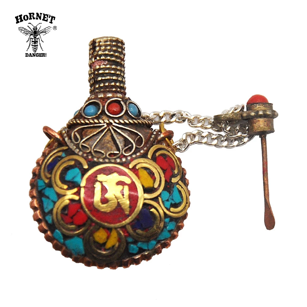 HORNET Delicate Tibetan Coral Gemstone Spoon Snuff Bottle Pendant 53MM Turquoise Coral Brass Snuff Snorter Dispenser Nasal
HORNET Delicate Tibetan Coral Gemstone Spoon Snuff Bottle Pendant 53MM Turquoise Coral Brass Snuff Snorter Dispenser Nasal