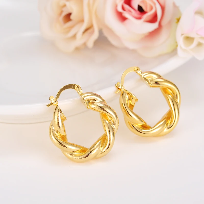2pairs Bridal Men Jewelry Gold Brincos Top Quality Women Hoop Earrings yellow Wave Hollow Earrings
2pairs Bridal Men Jewelry Gold Brincos Top Quality Women Hoop Earrings yellow Wave Hollow Earrings