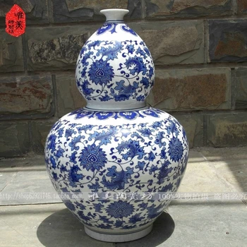 Jingdezhen blue and white ceramic vase / blue and white porcelain / Lotus Scroll large bottle gourd crafts ornaments
Jingdezhen blue and white ceramic vase / blue and white porcelain / Lotus Scroll large bottle gourd crafts ornaments