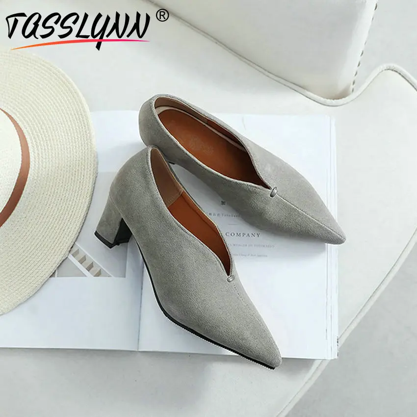 TASSLYNN 2019 Shoes Woman Square Heel Pointed Toe Flock Mules Slip-On Retro Shallow Basic Fashion Women Pumps Big Size 34-46
TASSLYNN 2019 Shoes Woman Square Heel Pointed Toe Flock Mules Slip-On Retro Shallow Basic Fashion Women Pumps Big Size 34-46