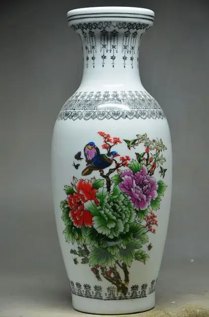 Beautiful Delicate Chinese Classical Handmade Porcelain Vase,Painted with Flowers and Birds
Beautiful Delicate Chinese Classical Handmade Porcelain Vase,Painted with Flowers and Birds