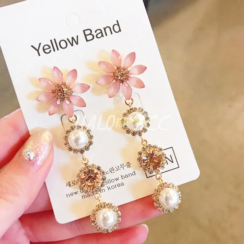 Korean New Elegant Crystal Flower Long Full Rhinestone Pearl Drop Earrings Fashion Women Statement Oorbellen 2019 Jewelry 5A1030
Korean New Elegant Crystal Flower Long Full Rhinestone Pearl Drop Earrings Fashion Women Statement Oorbellen 2019 Jewelry 5A1030