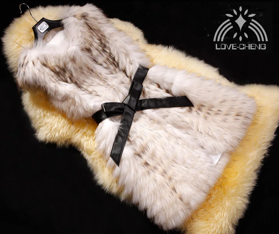 Free Shipping New Genuine real natural Raccoon Fur Vest Women's fur strip sewed toghter Jacket Woment's Long Winter Waistcoats
Free Shipping New Genuine real natural Raccoon Fur Vest Women's fur strip sewed toghter Jacket Woment's Long Winter Waistcoats