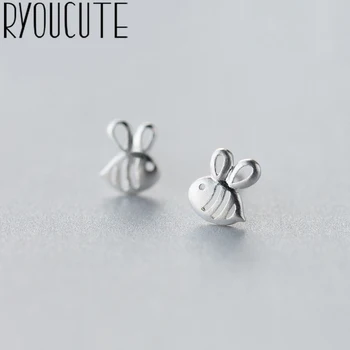 RYOUCUTE 100% Real Silver Color Small Bee Earrings for Women Wedding Jewelry Statement Earring Brincos Pendientes
RYOUCUTE 100% Real Silver Color Small Bee Earrings for Women Wedding Jewelry Statement Earring Brincos Pendientes