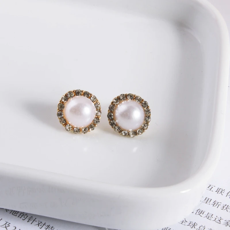 Pearl Earrings Ladies Elegant Six-piece Suit Garland Charm Pearl Fashion Alloy Customizable Gift Unique Women's Earrings
Pearl Earrings Ladies Elegant Six-piece Suit Garland Charm Pearl Fashion Alloy Customizable Gift Unique Women's Earrings