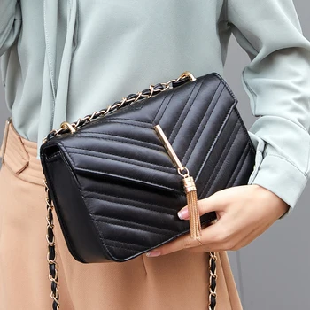 Women's Bag Designer Small Crossbody Bag for Teenager Girl Tassel Chain V Striped Shoulder Bag Pu Leather Bolsa Femininas
Women's Bag Designer Small Crossbody Bag for Teenager Girl Tassel Chain V Striped Shoulder Bag Pu Leather Bolsa Femininas