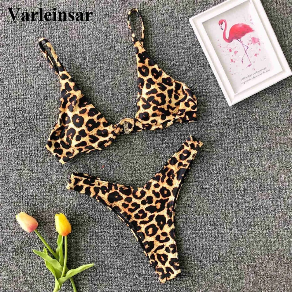 Leopard V-bar Underwired Bikini 2019 Women Swimwear Female Swimsuit Two-pieces Bikini set Sexy V wire Bather Bathing Suit V1260L
Leopard V-bar Underwired Bikini 2019 Women Swimwear Female Swimsuit Two-pieces Bikini set Sexy V wire Bather Bathing Suit V1260L