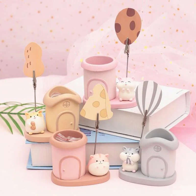 1 Pcs Kawaii Cute Resin Cartoon Squirrel Resin Pen Holder Cecoration Message Folder Card Holder Stationery
1 Pcs Kawaii Cute Resin Cartoon Squirrel Resin Pen Holder Cecoration Message Folder Card Holder Stationery