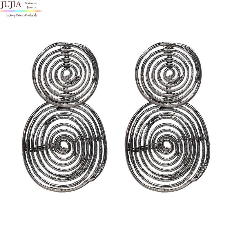 JUJIA 2 colors wholesale New 2019 women statement earring fashion metal Earrings for women jewelry factory price
JUJIA 2 colors wholesale New 2019 women statement earring fashion metal Earrings for women jewelry factory price