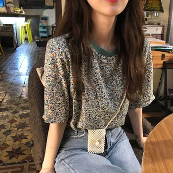 New Women Velvet T-shirt Print small white Flowers Casual shirt Short Sleeve O-neck Summer t shirt Hot tops tees
New Women Velvet T-shirt Print small white Flowers Casual shirt Short Sleeve O-neck Summer t shirt Hot tops tees