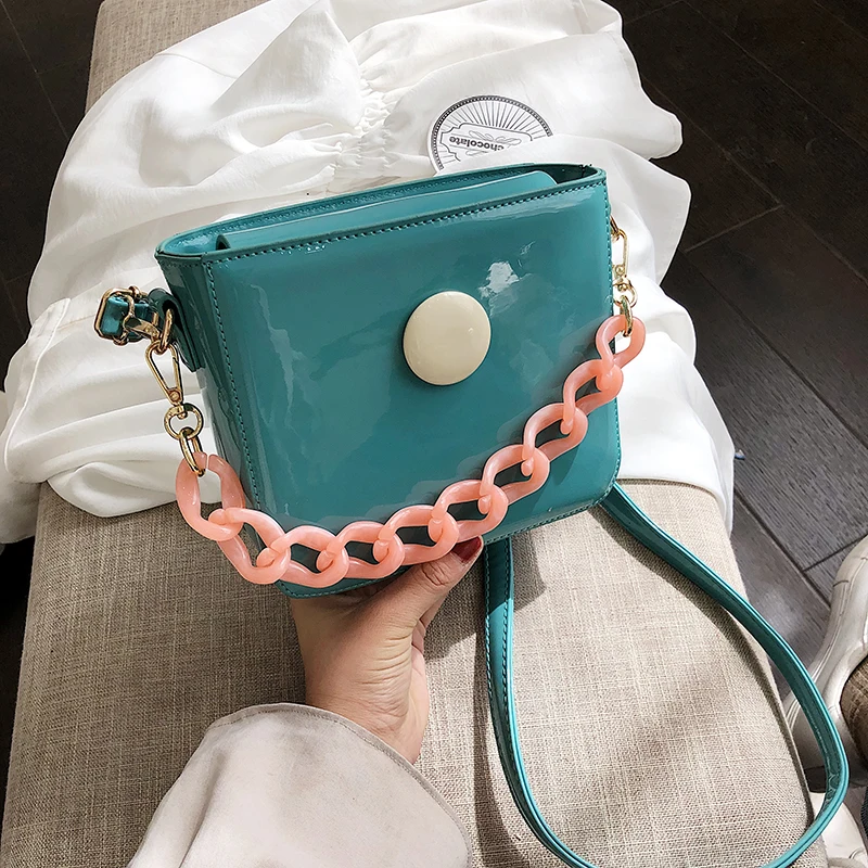 Elegant Female Patent Leather Chain Tote bag 2019 Summer Quality Women's Designer Handbag Contrast color Shoulder Messenger Bag
Elegant Female Patent Leather Chain Tote bag 2019 Summer Quality Women's Designer Handbag Contrast color Shoulder Messenger Bag