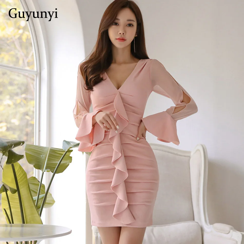 Office Lady temperament dress 2019 spring V-neck pleated ruffled chiffon stitching Flare sleeve modern ladies dress
Office Lady temperament dress 2019 spring V-neck pleated ruffled chiffon stitching Flare sleeve modern ladies dress