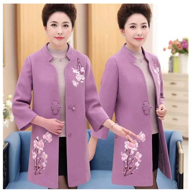 High quality Tops Spring autumn woolen coat New Large size elegant women coats embroidery wool coat Middle-aged clothing 5XL880
High quality Tops Spring autumn woolen coat New Large size elegant women coats embroidery wool coat Middle-aged clothing 5XL880