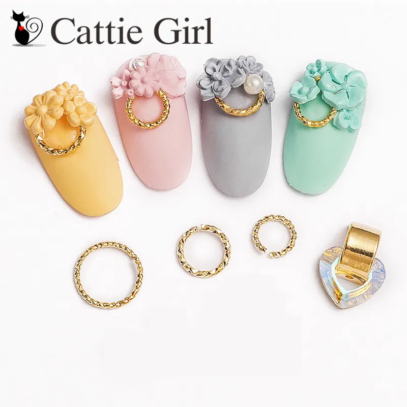 5pcs Metal Super Gold Circle of Nail Art Decorations with Daisy Mold Manicure Nail Arts Round Crystals Nail Charms Accessories
5pcs Metal Super Gold Circle of Nail Art Decorations with Daisy Mold Manicure Nail Arts Round Crystals Nail Charms Accessories